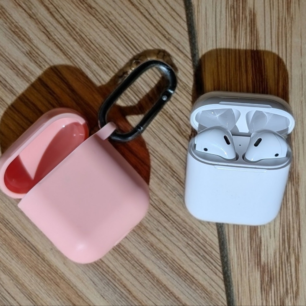 Apple Airpods 1 with Pink Silicone Cases